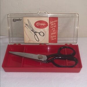CLAUSS NEVER USED VINTAGE PINKING SHEARS IN CASE